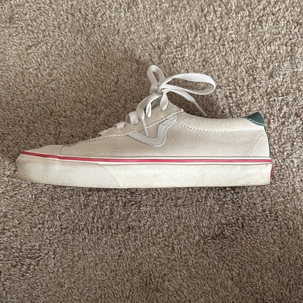 Vans - Picture 6 of 7